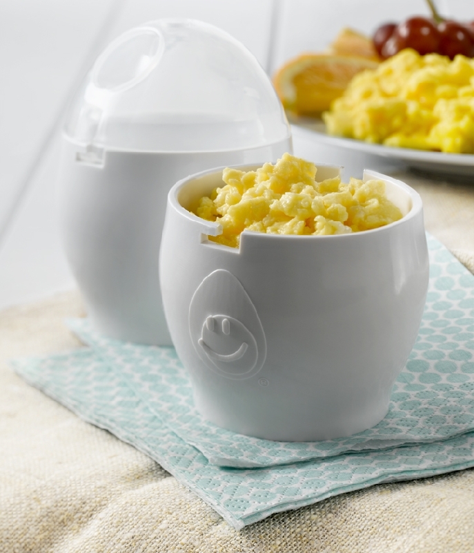 Microwave egg cooker