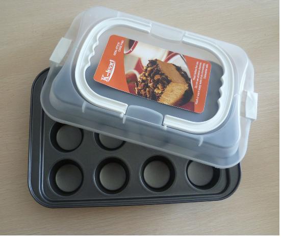 12 CUP MUFFIN PAN WITH LID